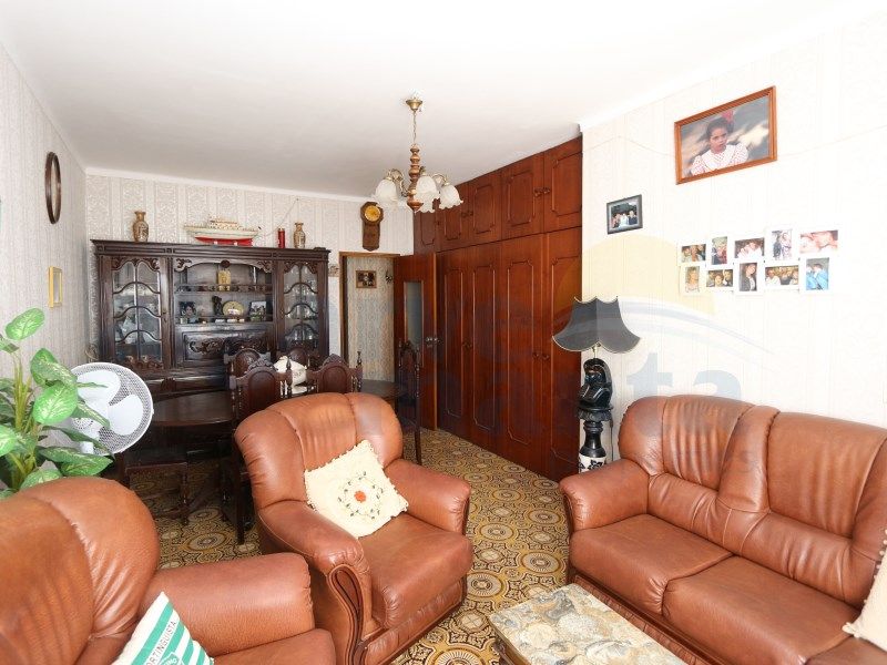 Property photo 3 of 36