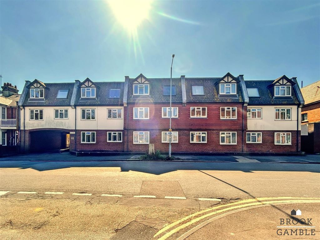 Property photo 1 of 17 01323 438506