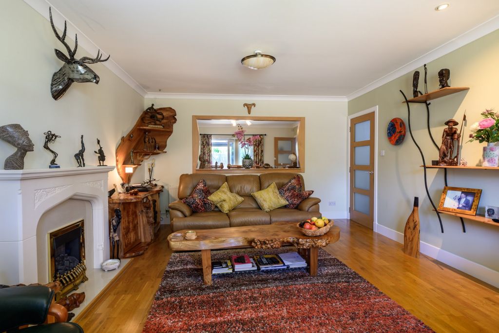 Property photo 3 of 22 Sitting Room