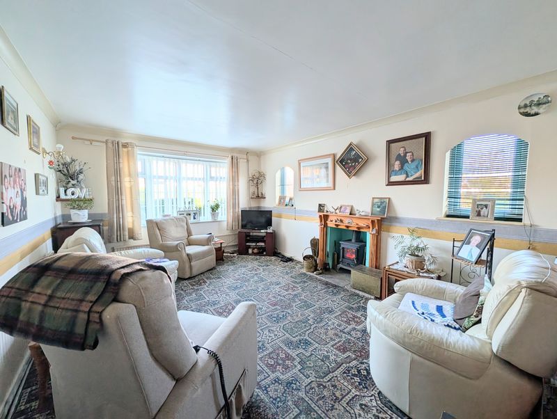 Property photo 2 of 15 Lounge