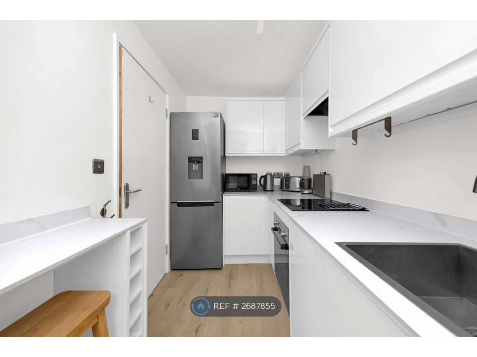 Property photo 3 of 14 Kitchen
