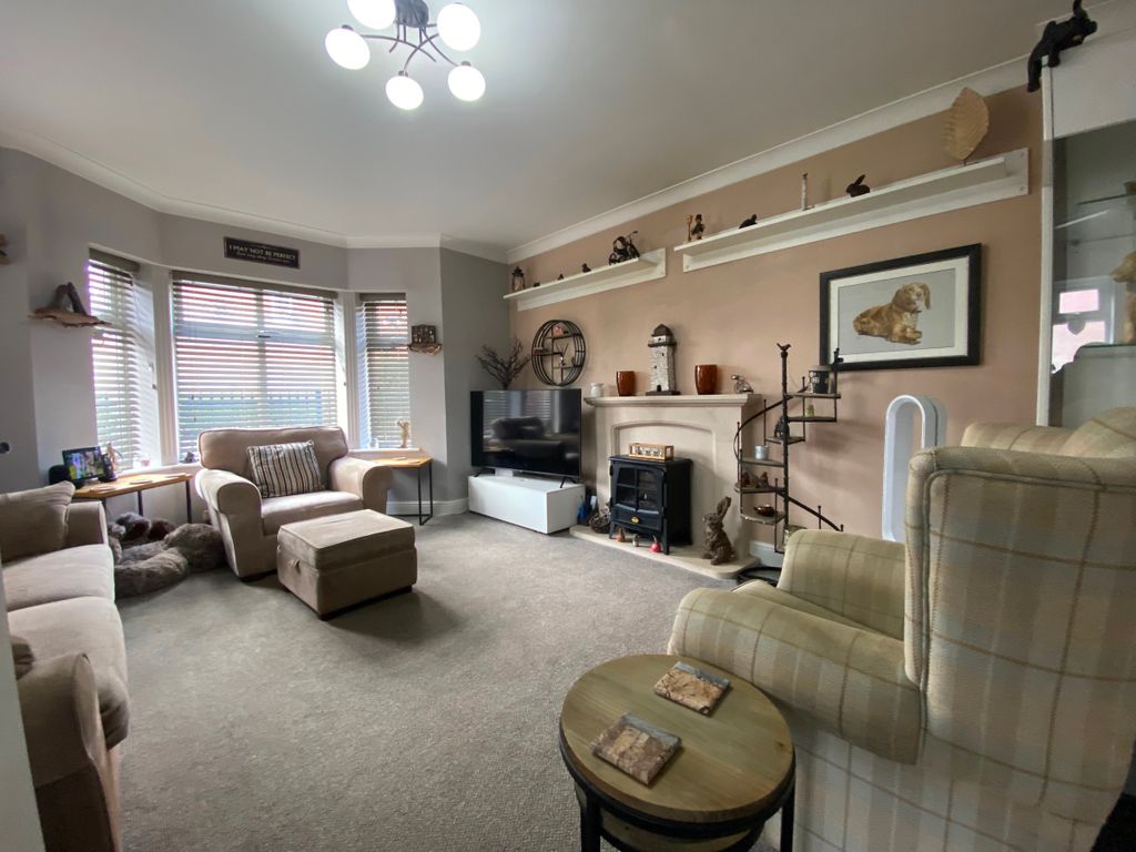 Property photo 2 of 27