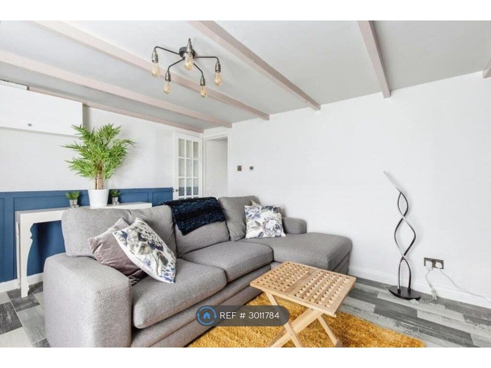 Property photo 1 of 6 Lounge