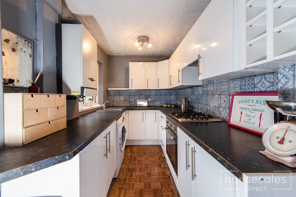 Property photo 2 of 13