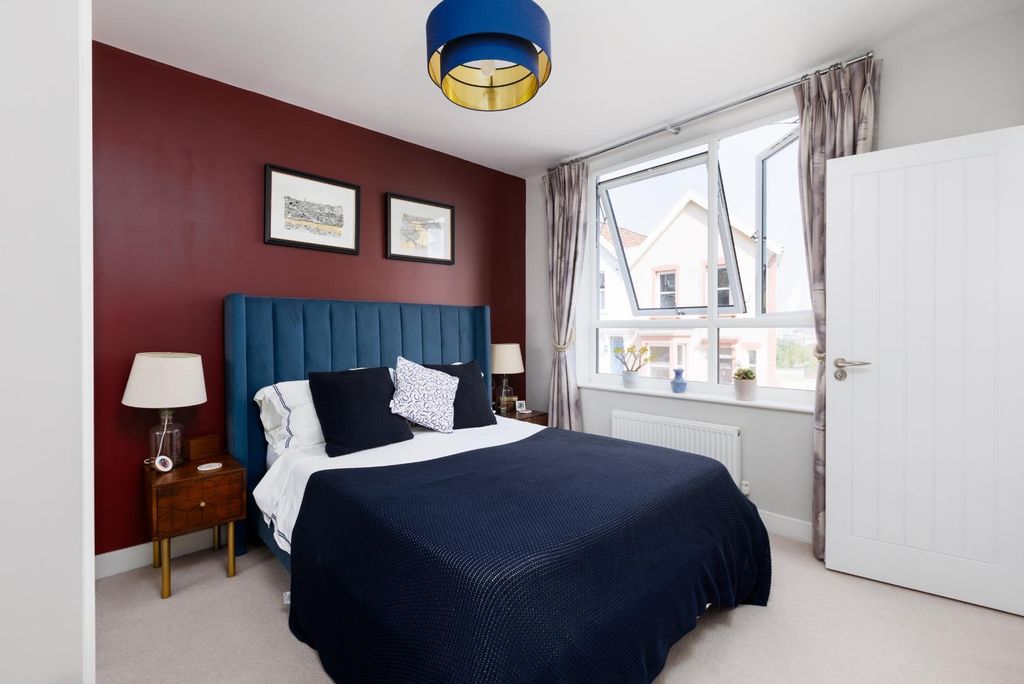 Property photo 3 of 37 15 Bathwell Road-1.Jpg