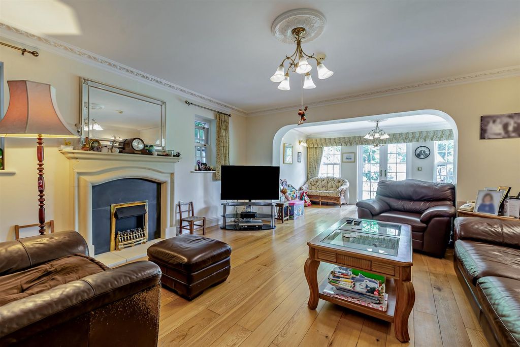 Property photo 3 of 25 8658307-Interior30-800.Jpg