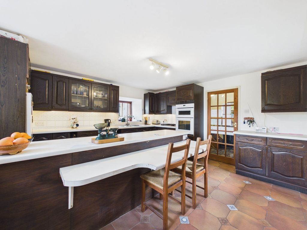 3 bed barn conversion for saleLostwithiel PL22 photo 4