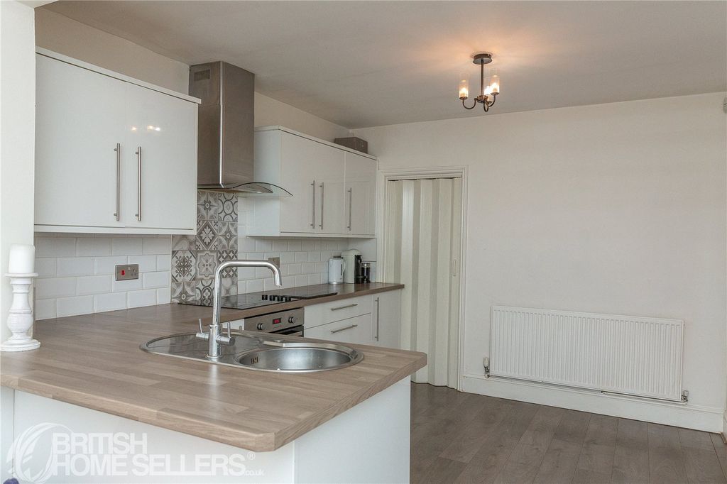 Property photo 2 of 16 Picture No. 30