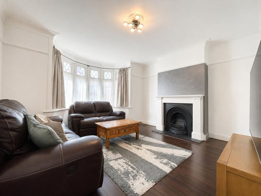 Property photo 2 of 12 5Bf98992-B52C-408F-Aad4-52582F9246Fe.Png