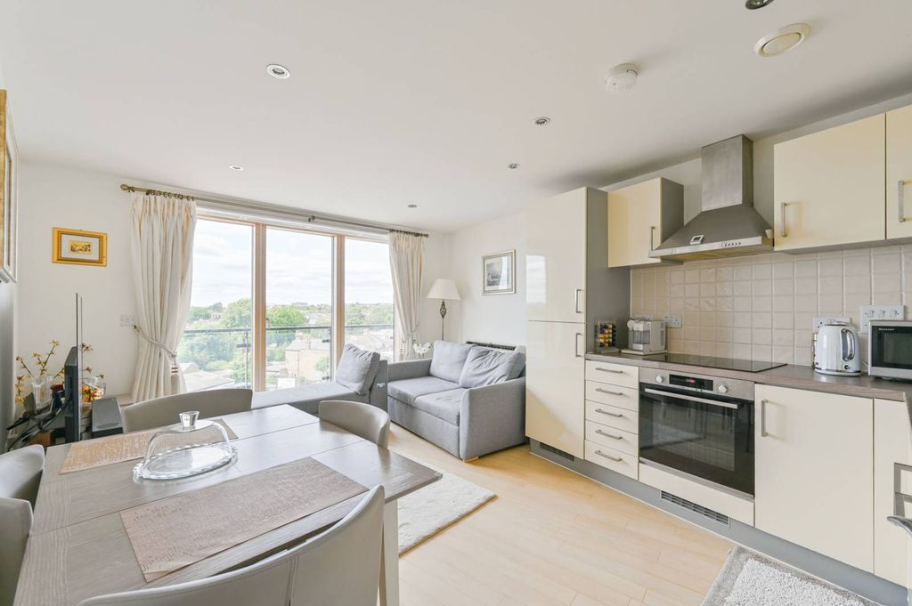 Property photo 1 of 9