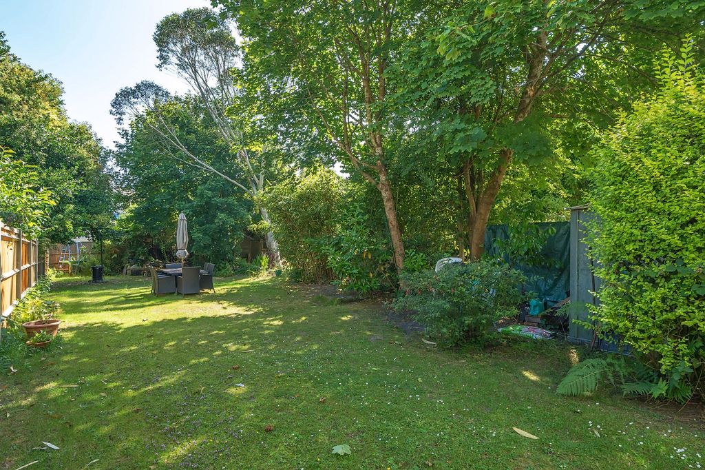 Property photo 3 of 10 Garden