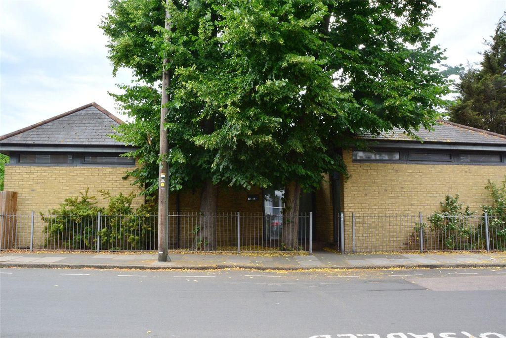 Property photo 2 of 17 Picture No. 28