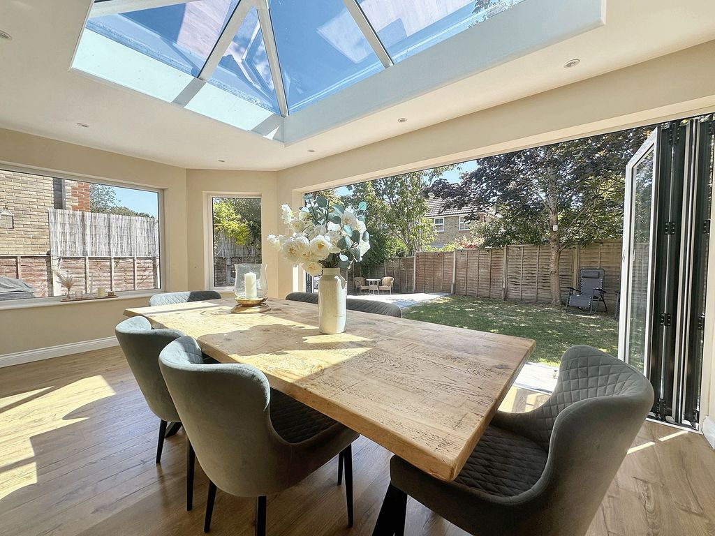 Property photo 2 of 27