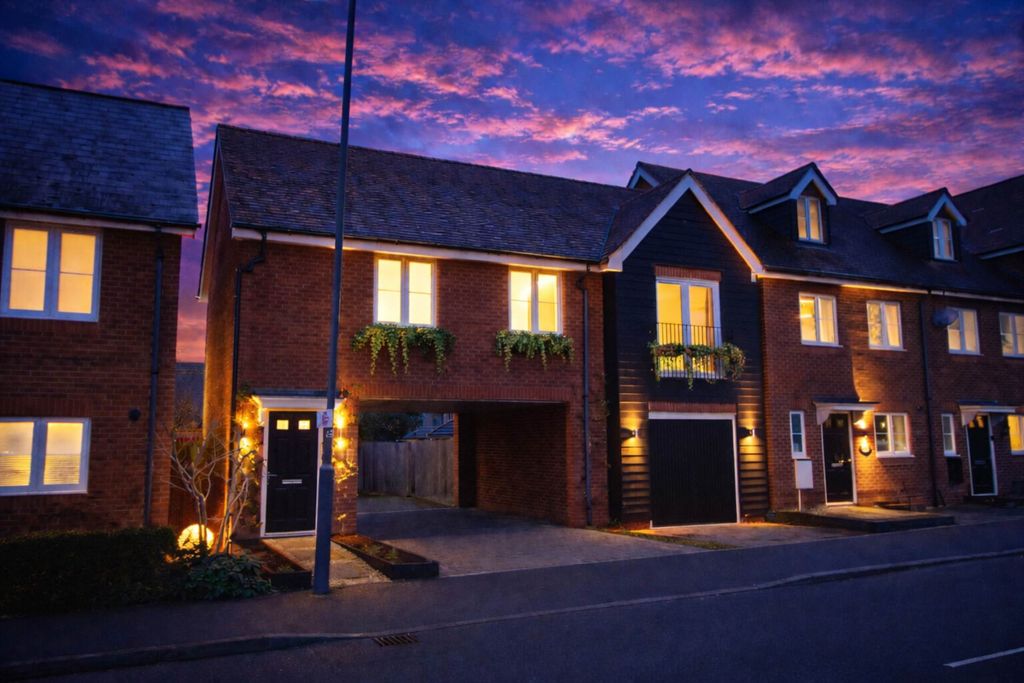 Property photo 1 of 28