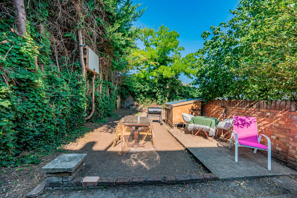 Property photo 3 of 10