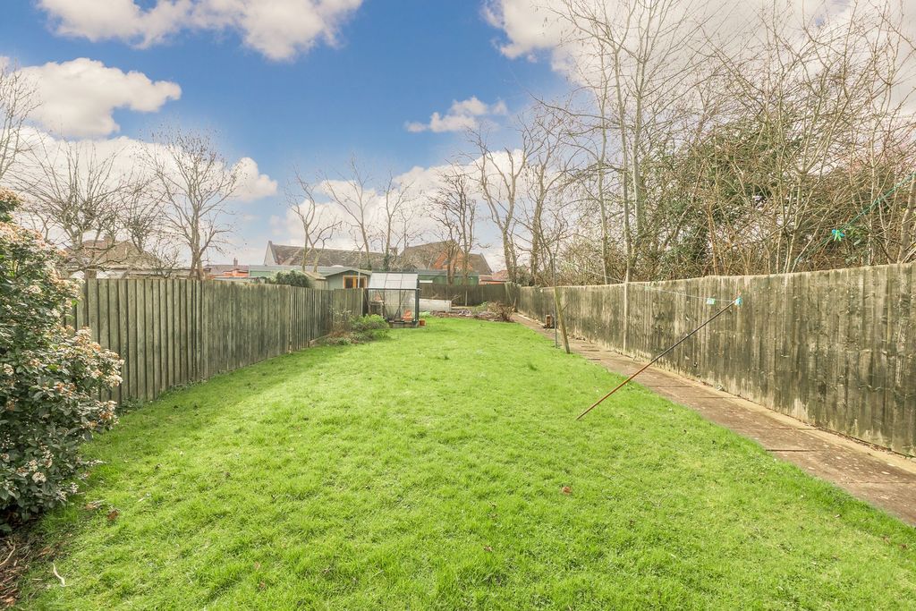 Property photo 2 of 23
