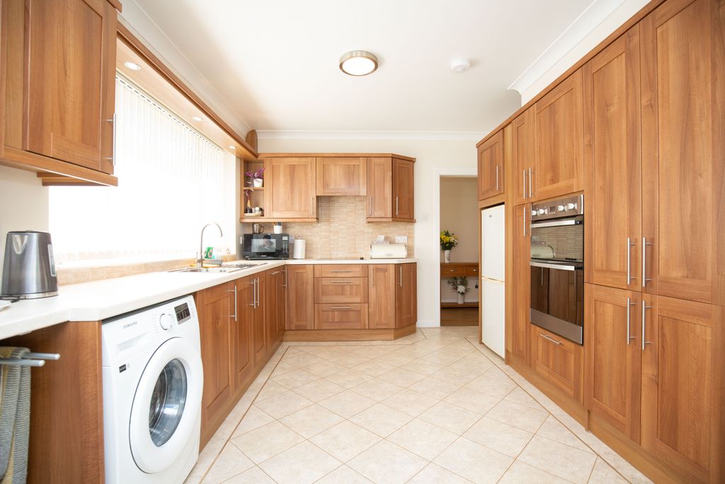 Property photo 3 of 18 Mw-4412