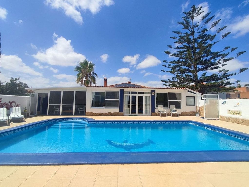 Property photo 1 of 50