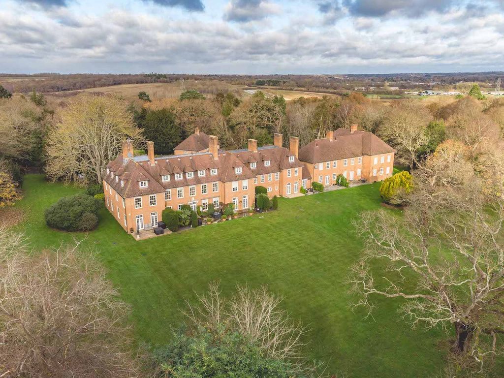 Property photo 1 of 40