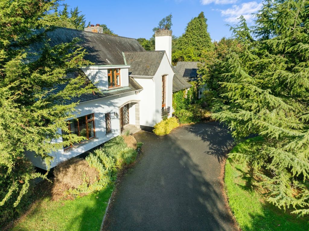 Property photo 2 of 55 Picture No. 05