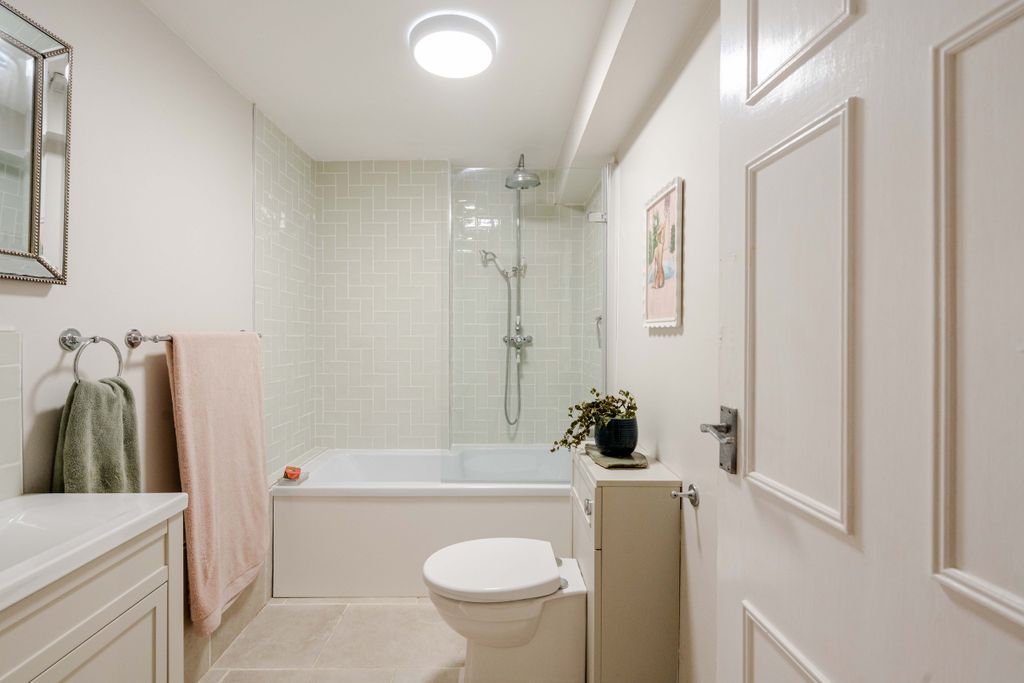 Property photo 3 of 18 3