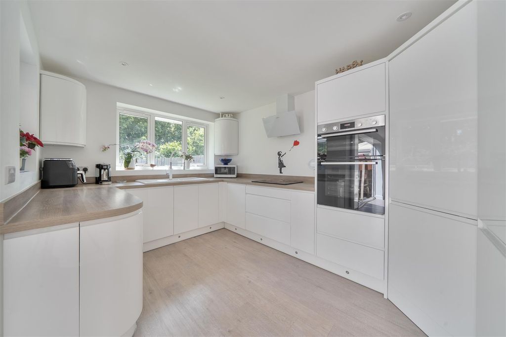 Property photo 2 of 17 Kitchen