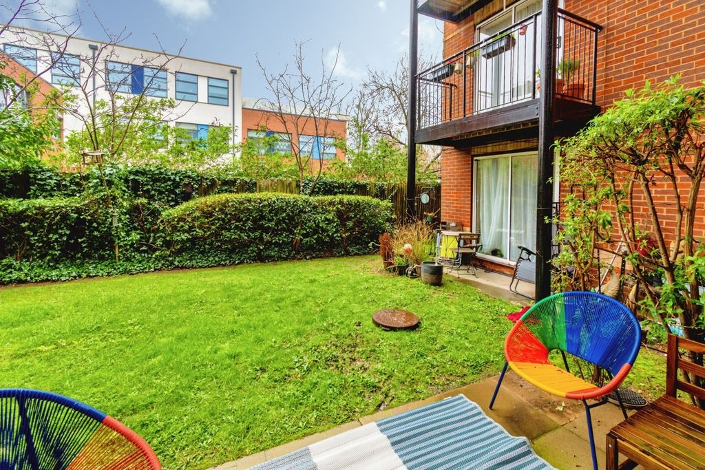 Property photo 2 of 15 Pbox-Img.Jpg