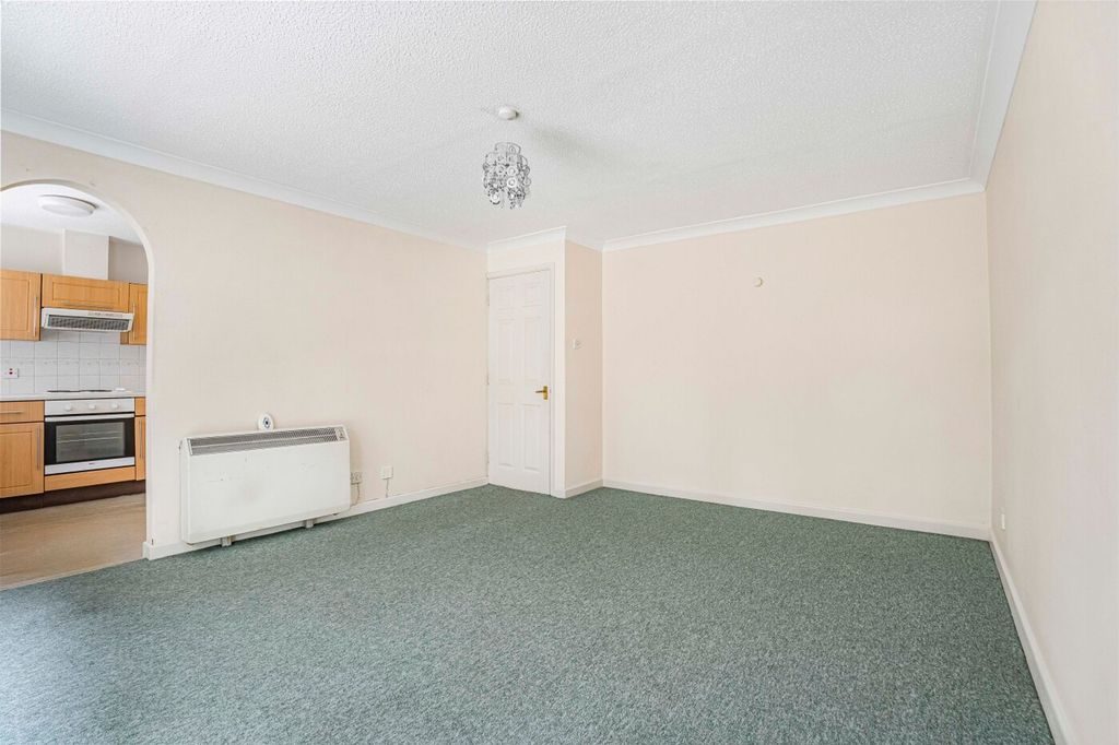 Property photo 3 of 10
