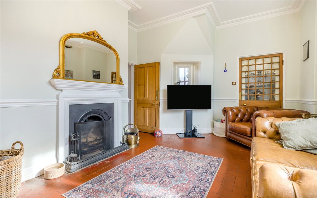 Property photo 3 of 16 Sitting Room