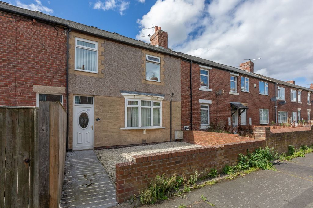 Property photo 1 of 17