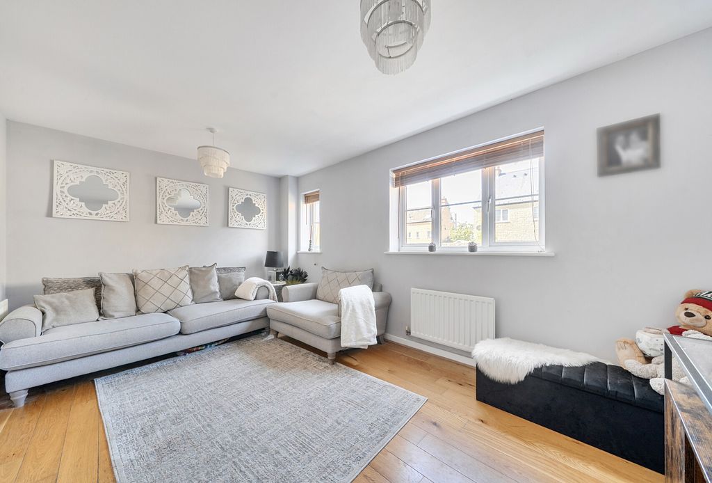 Property photo 2 of 13 1483030-8-6A3d54F...