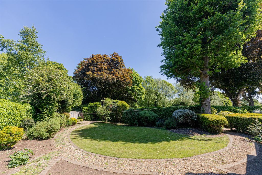 Property photo 2 of 41 Church Road (11).Jpg