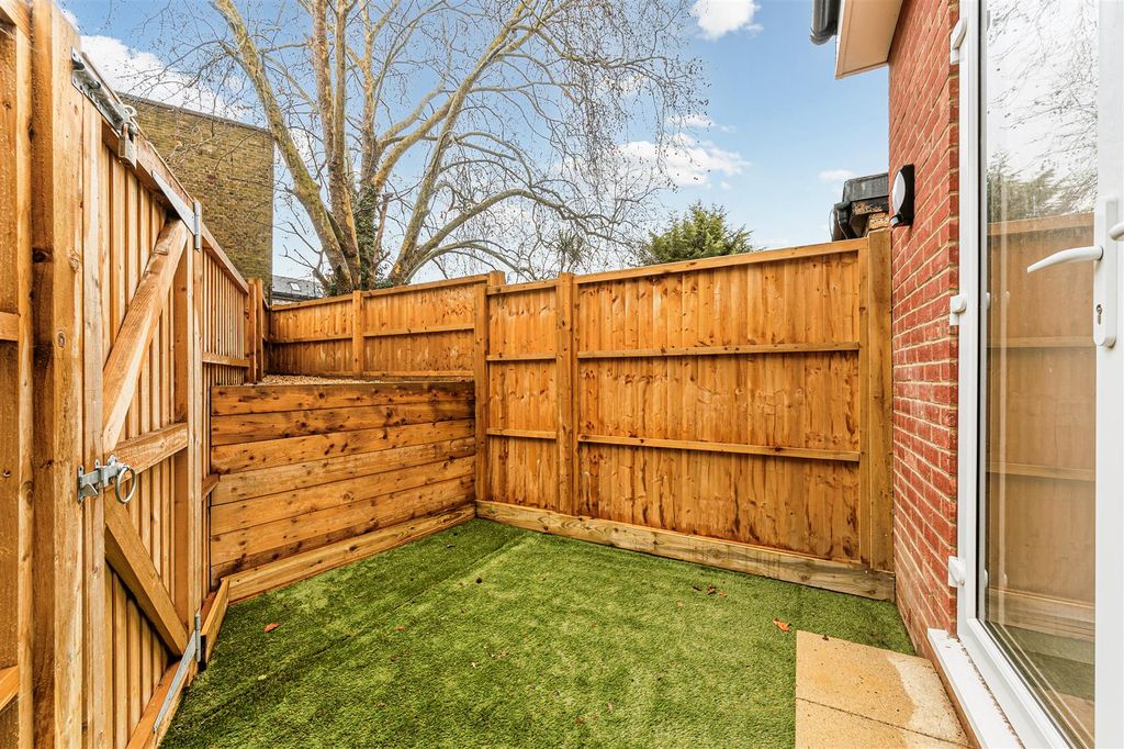 Property photo 3 of 9