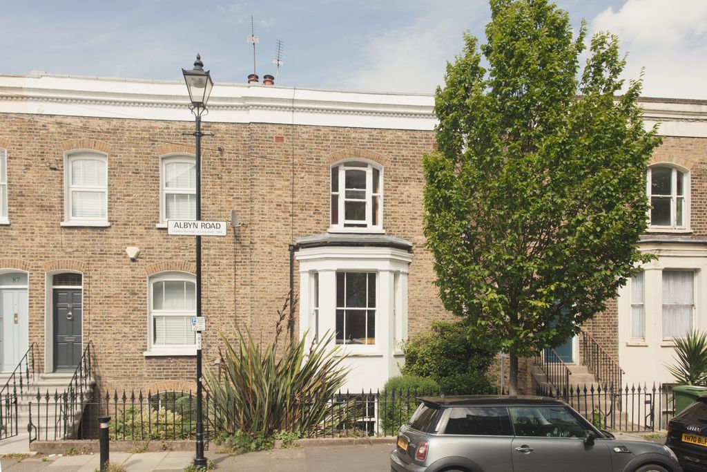 Property photo 1 of 31
