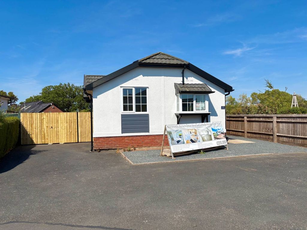 Property photo 1 of 40