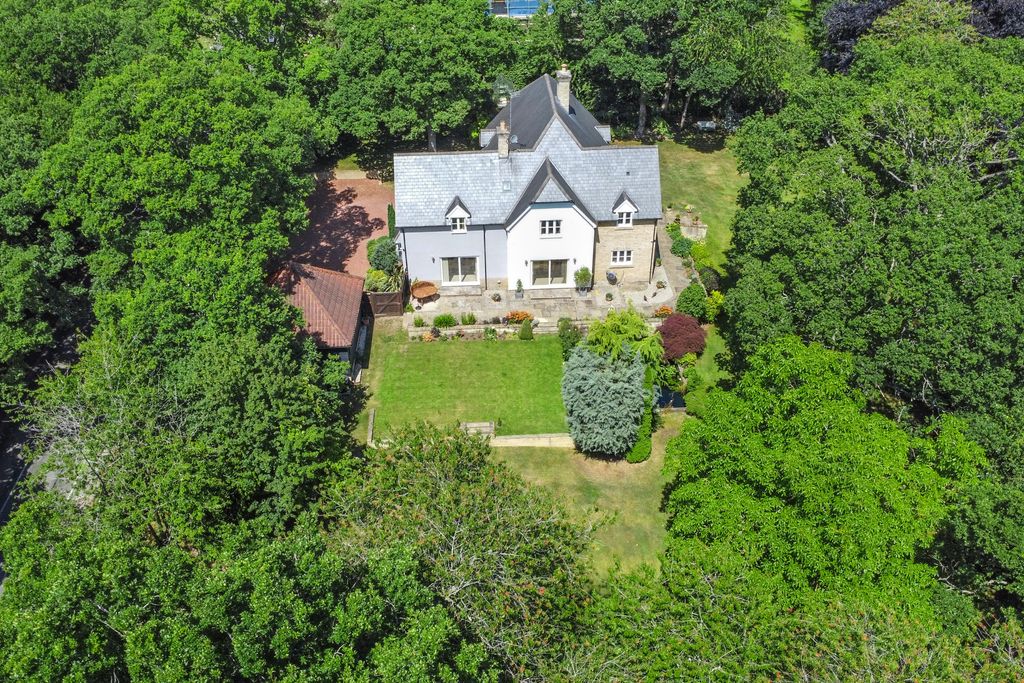 Property photo 1 of 29 Pt-Fc(Col)-Hawkwood-4