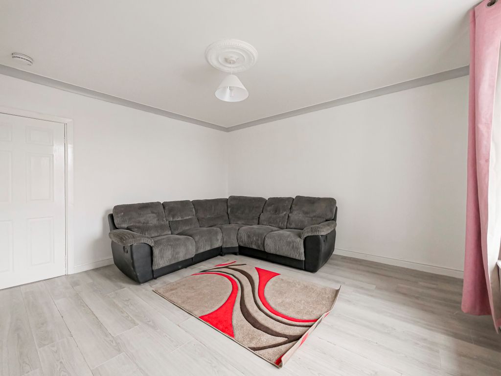 Property photo 3 of 9 Lounge-2