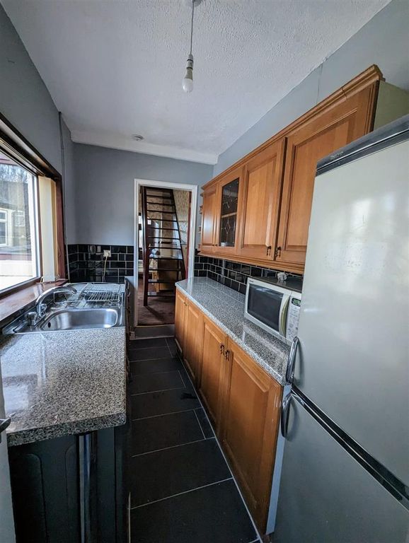 Property photo 2 of 14 Kitchen 2.Jpg