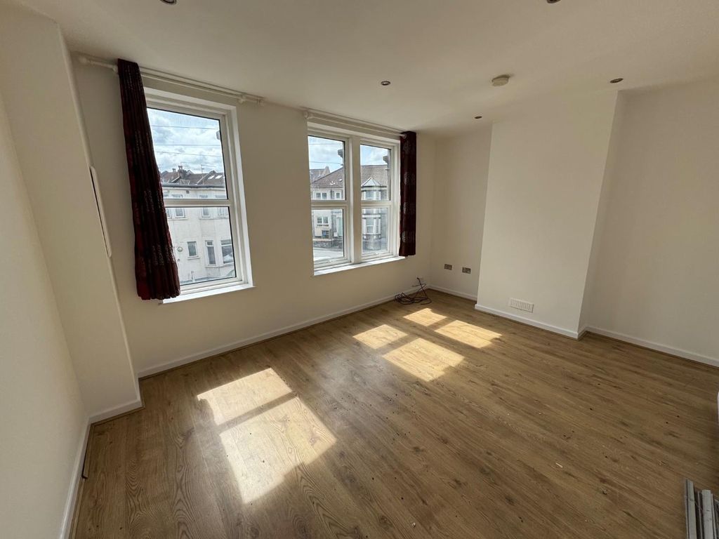 Property photo 2 of 12 Img_4047.Jpeg