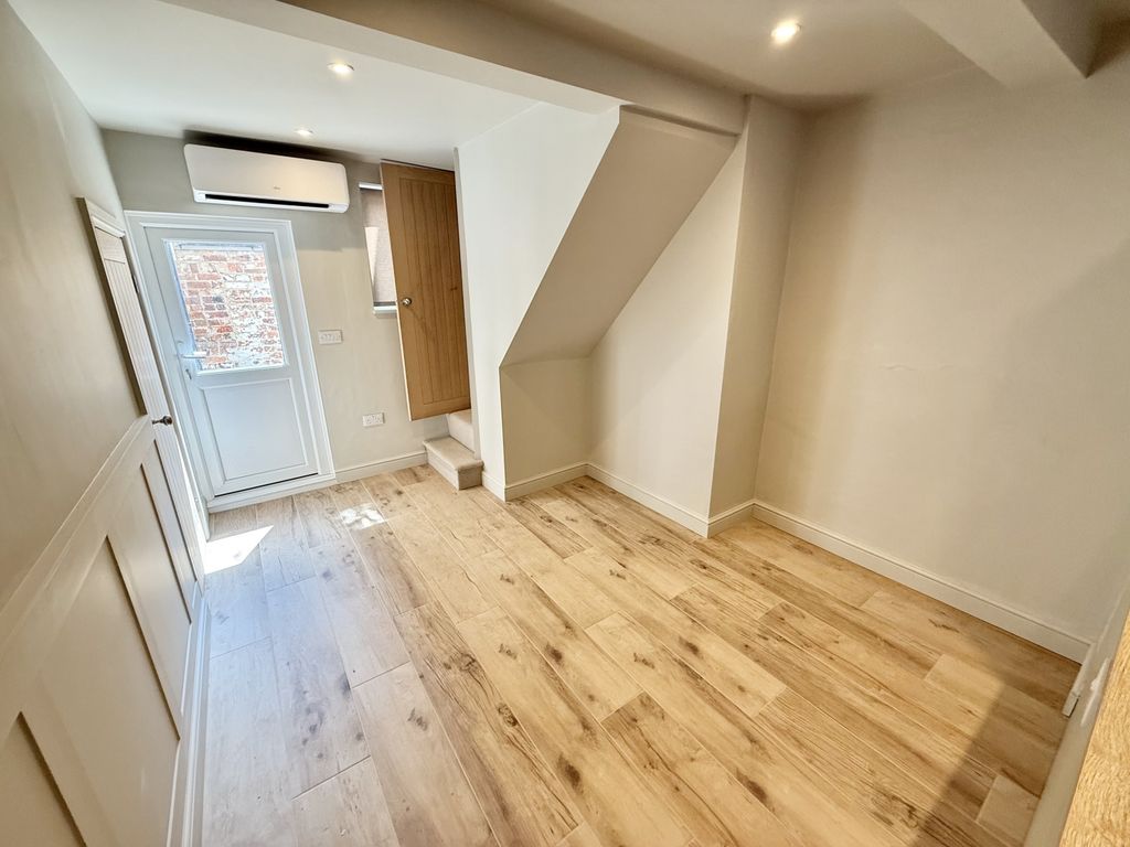 Property photo 3 of 8 Img_8865