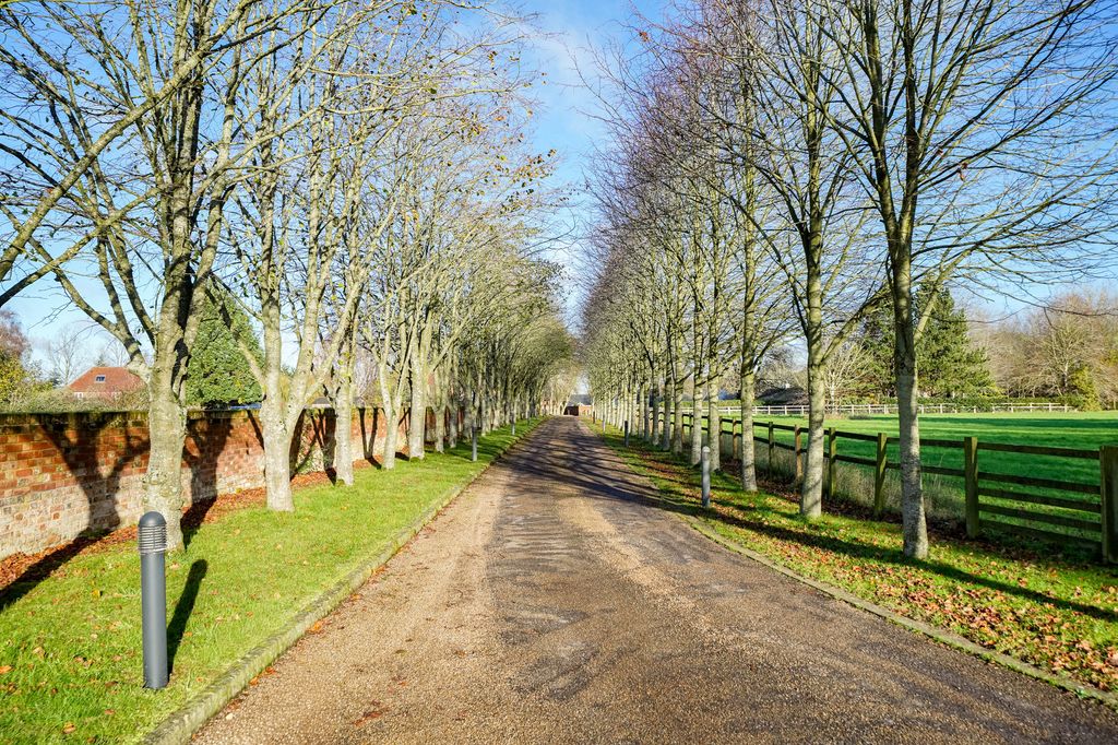 Property photo 2 of 17 4-The-Walled-Gardens-1001