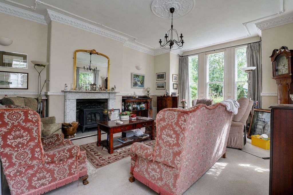 Property photo 3 of 13