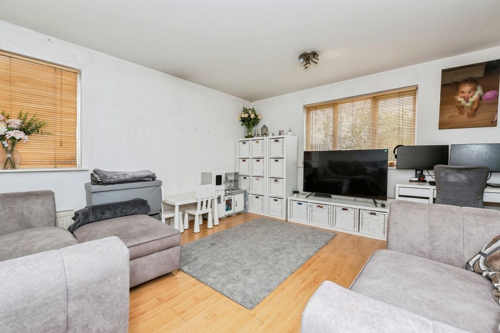 Property photo 3 of 13 Pbox-Img.Jpg