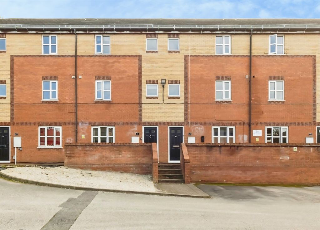 Property photo 1 of 21