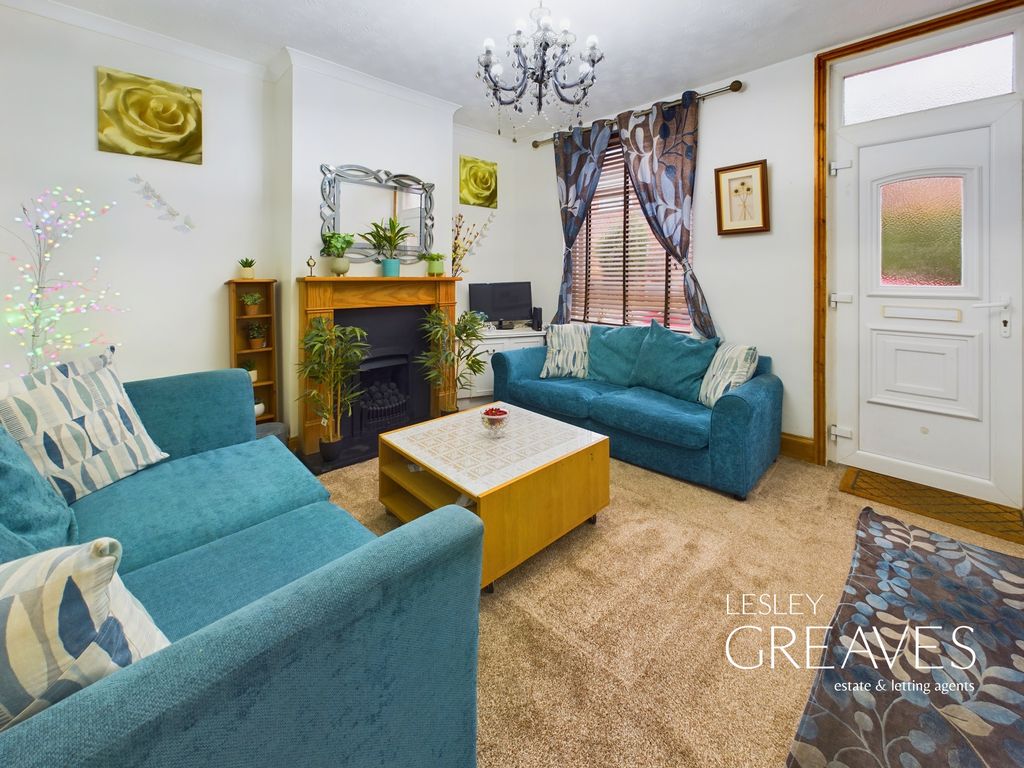 Property photo 1 of 18 Living Room