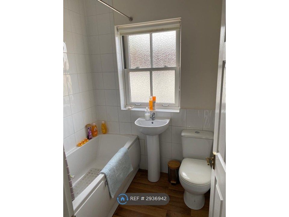 Property photo 3 of 12 Main Bathroom