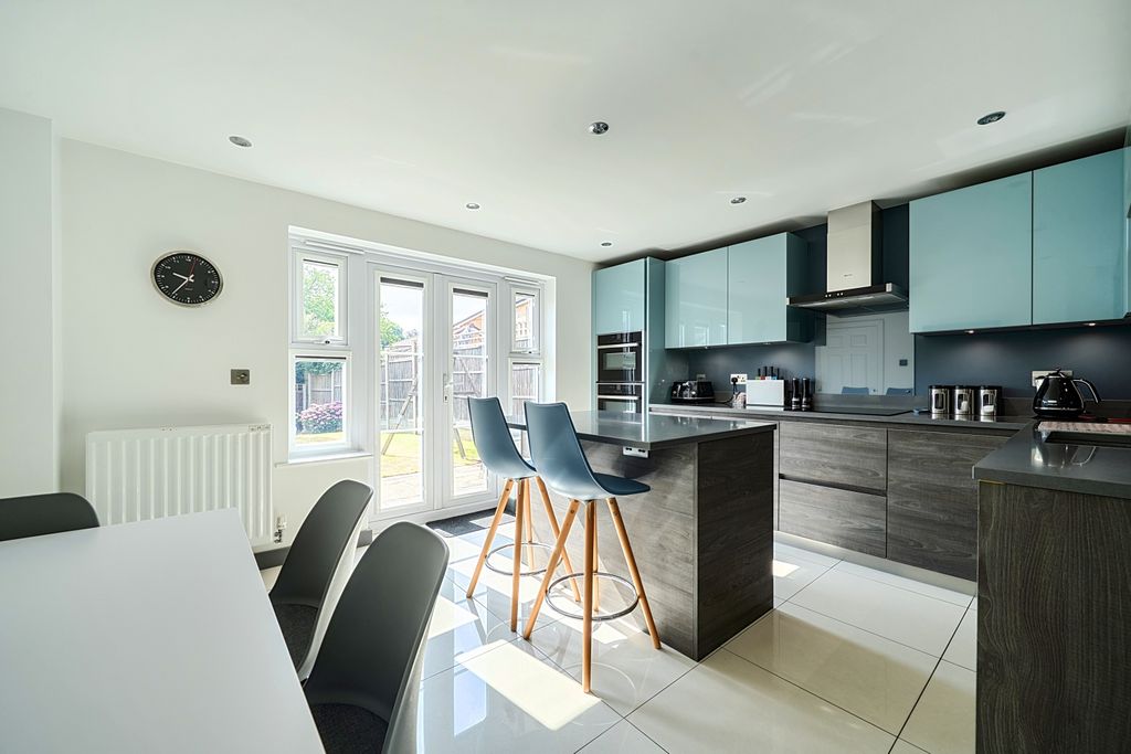 Property photo 2 of 19 1486202-17-6A5770c1Ebd55
