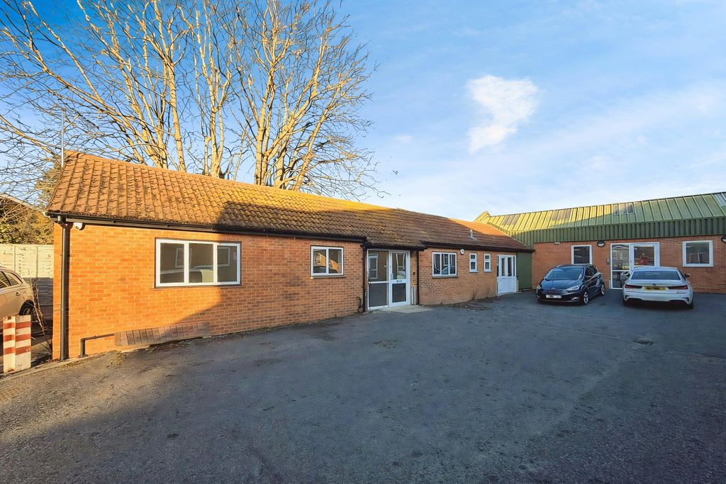 Property photo 1 of 5 188E8c37-6c09A01A-B751-4759-80F8-Ba8631A2Ace7.Png