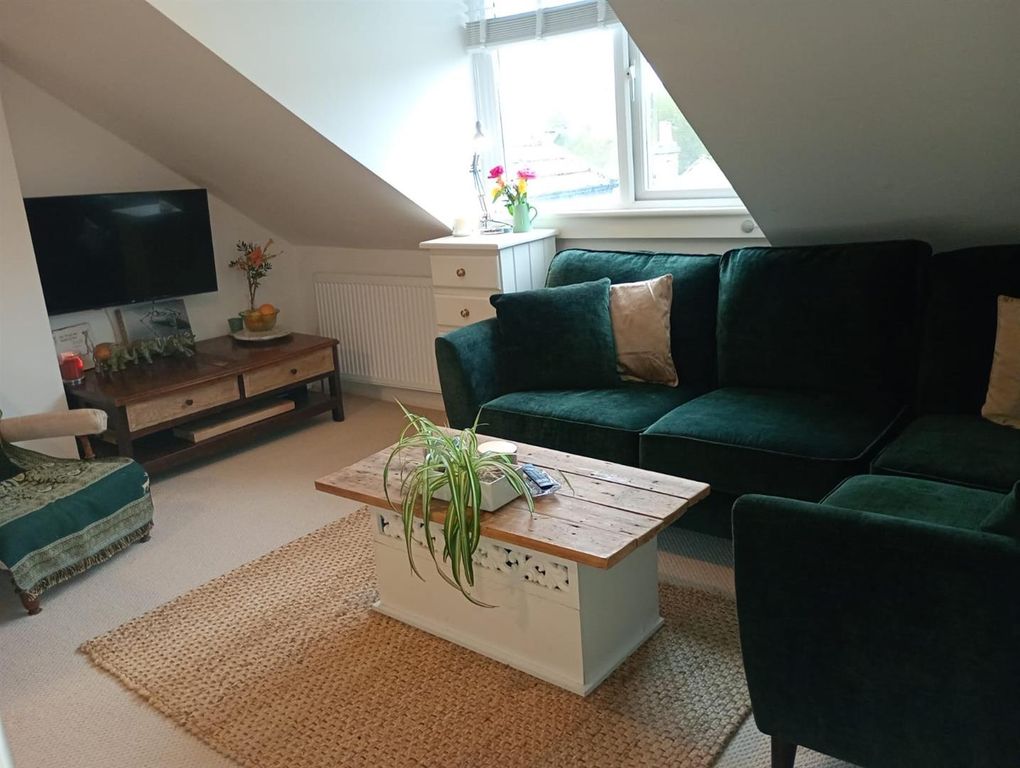 Property photo 3 of 5 391c81d8-5014-47A6-A1Bc-81Dad261E72E.Jpg