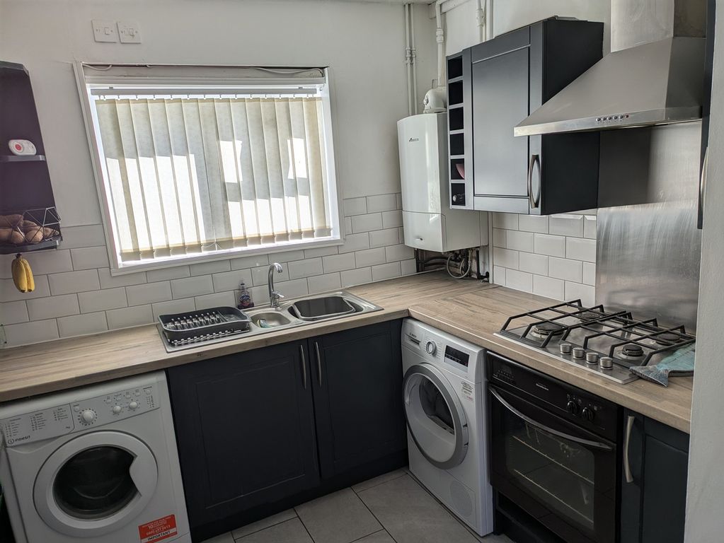 Property photo 2 of 16 Kitchen